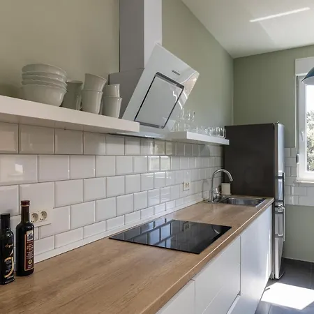 Flora Apartman *