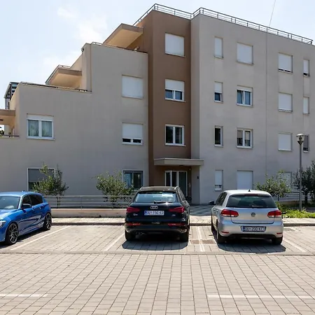 Apartman Flora